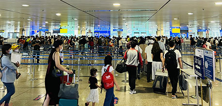 Ra sân bay trước bao lâu? Chi tiết với bay quốc tế và bay nội địa