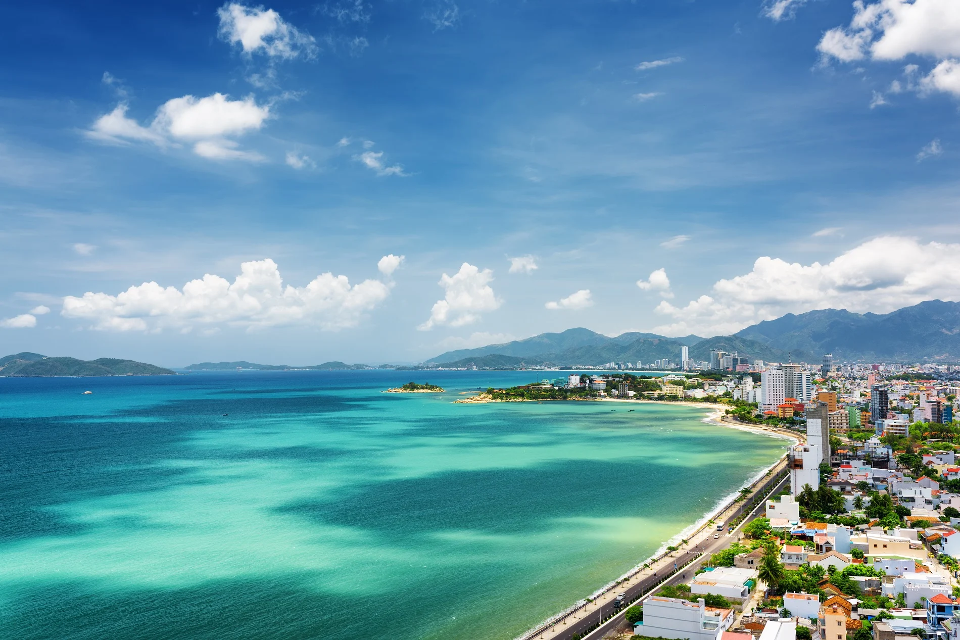 Review chi tiết các bãi tắm Nha Trang