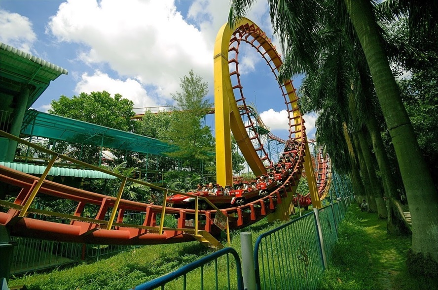 roller coaster at Dam Sen Park