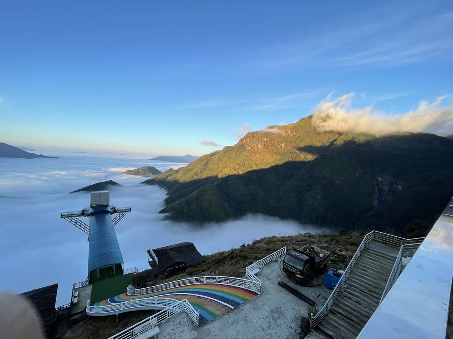 Săn mây cầu kính Sa Pa