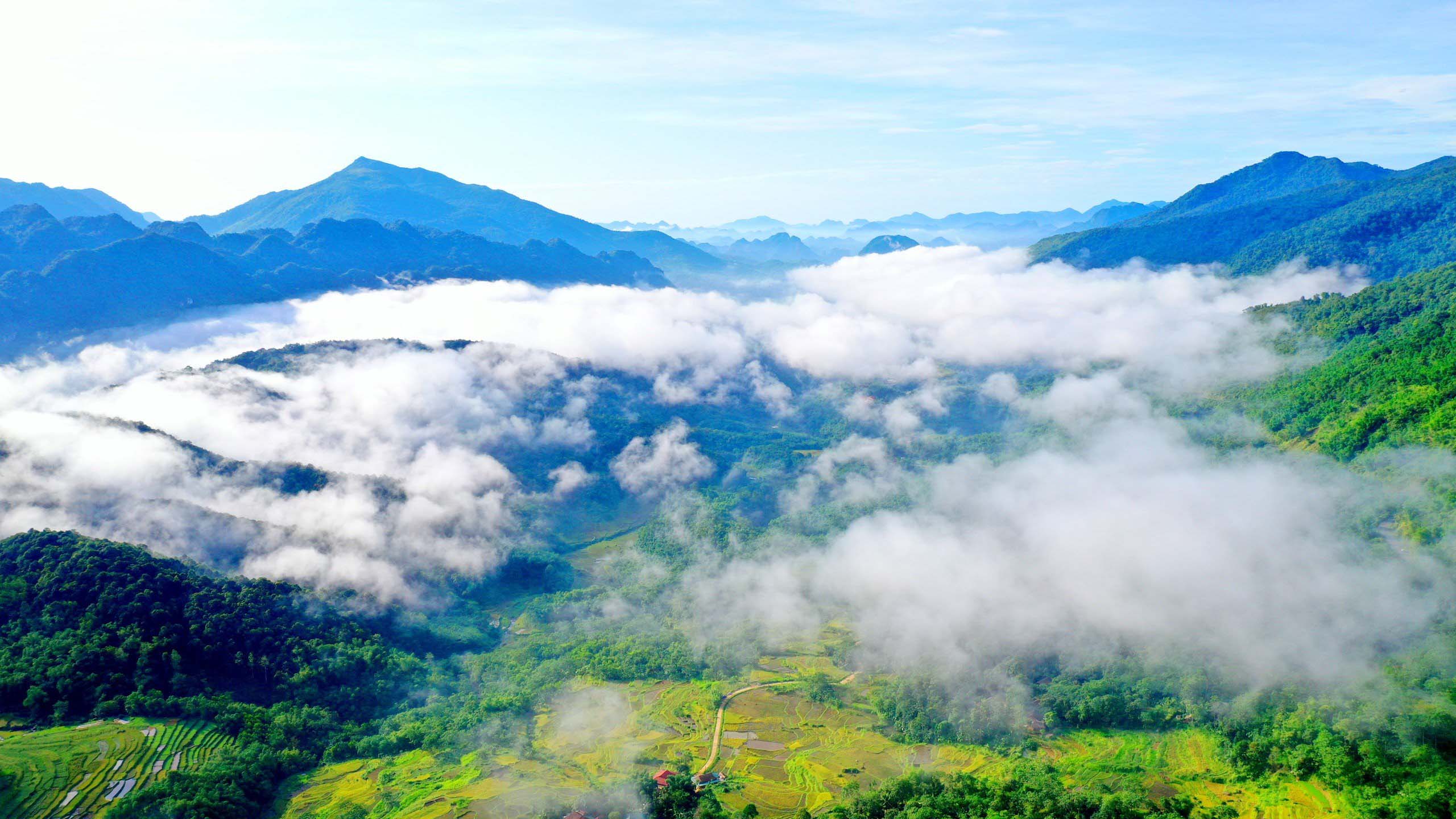 Săn mây đỉnh Pù Luông