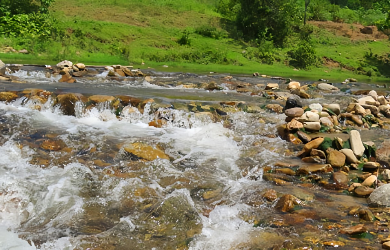 Suối A Lin Suối A Lin tạo nên giai điệu thiên nhiên thơ mộng