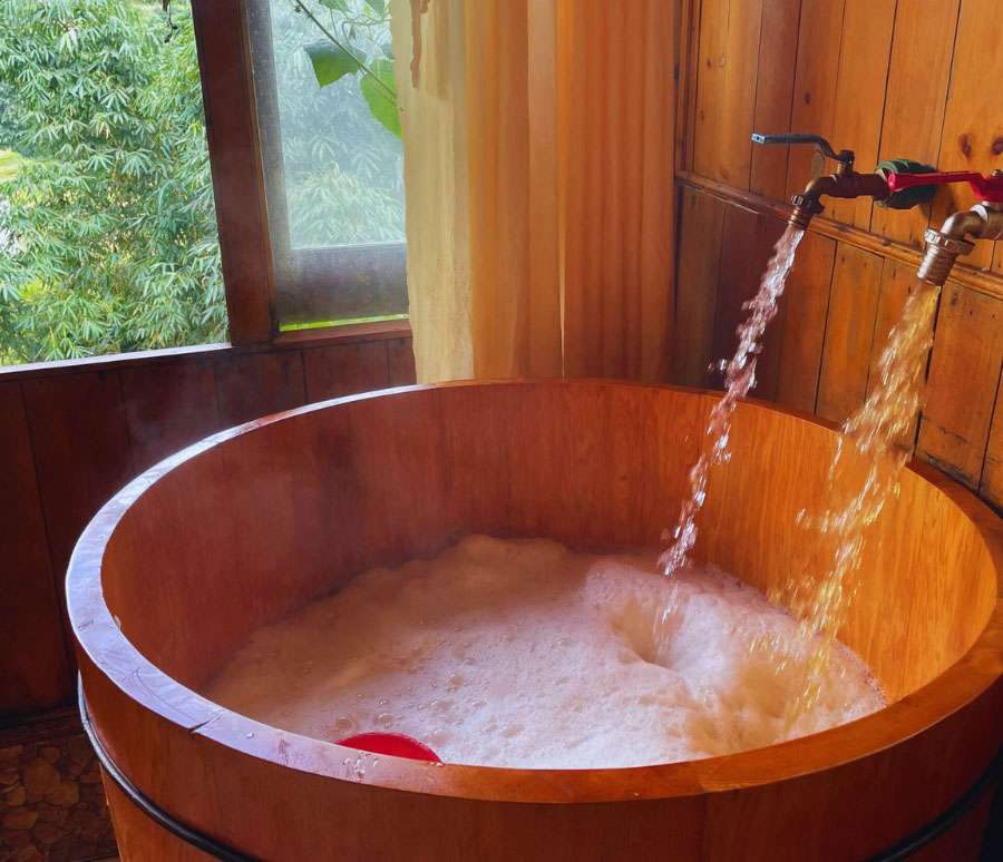 Tắm lá Dao đỏ Sa Pa Tắm lá Dao đỏ ở Sapanapro Tả Phìn