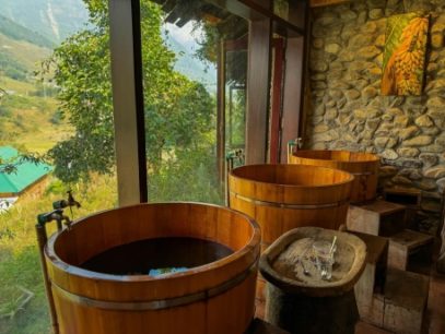 Tắm lá Dao đỏ Sa Pa: Tác dụng & 8 địa chỉ chuẩn, uy tín