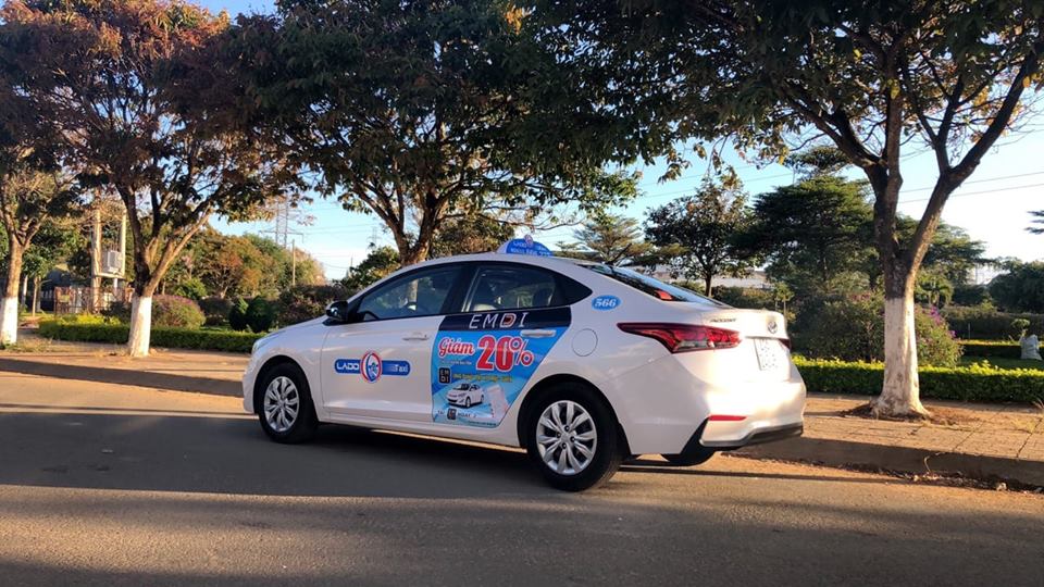 Taxi là phương tiện tối ưu cho chuyến khám phá Phú Yên