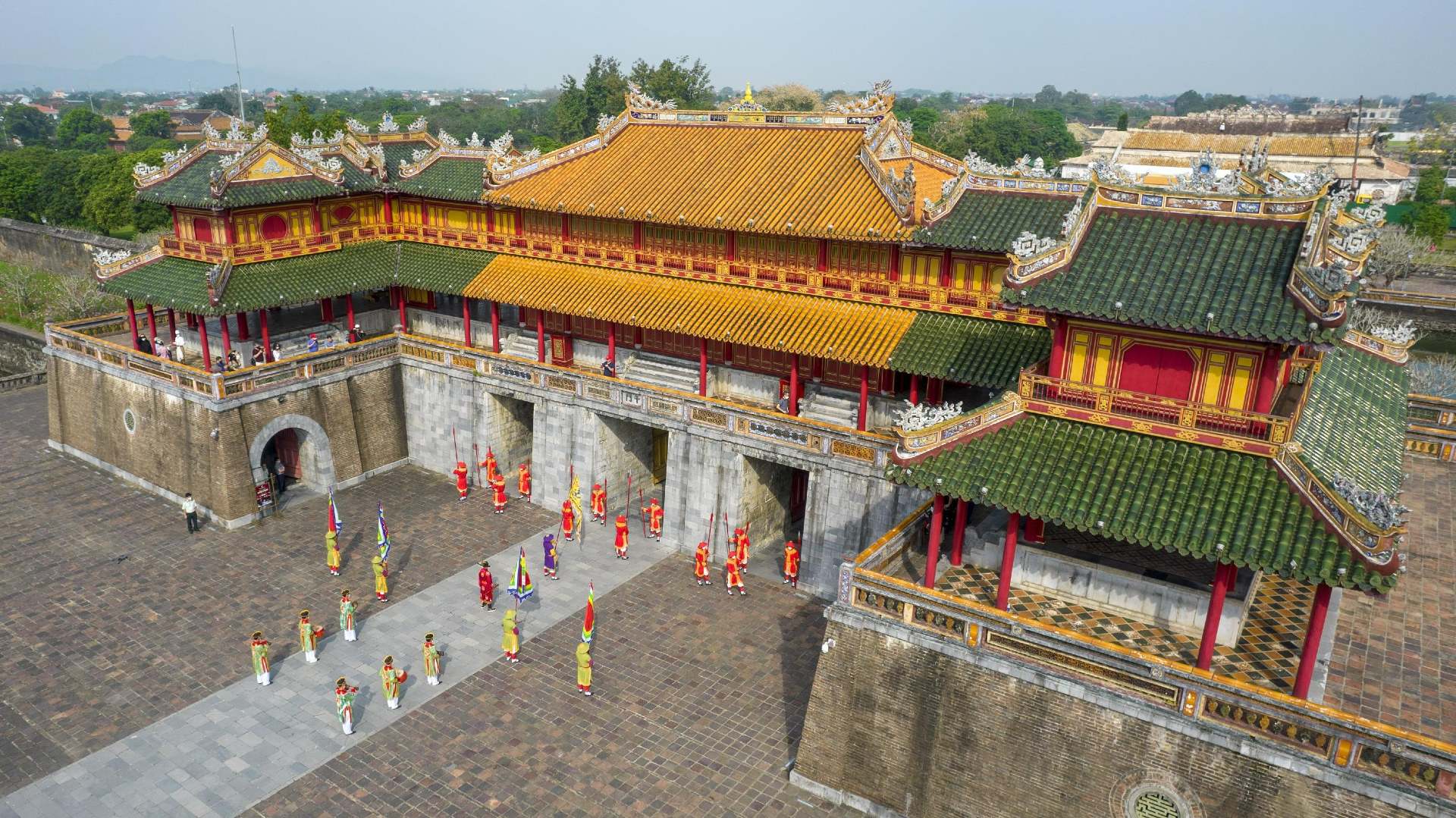 Tết du lịch ở đâu Vẻ đẹp trầm mặc, cổ kính của xứ Huế