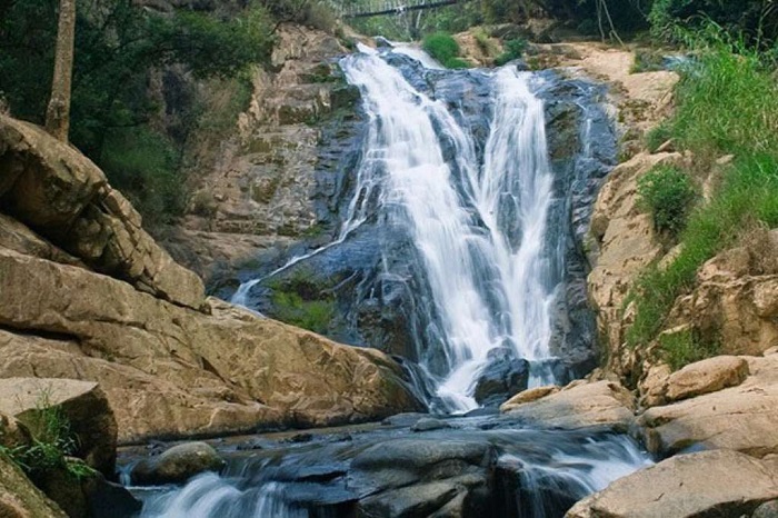 Vẻ đẹp mộc mạc của thác Hang Cọp