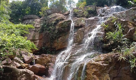 Thác Lựng Xanh – địa điểm check in, cắm trại hấp dẫn ở Quảng Ninh