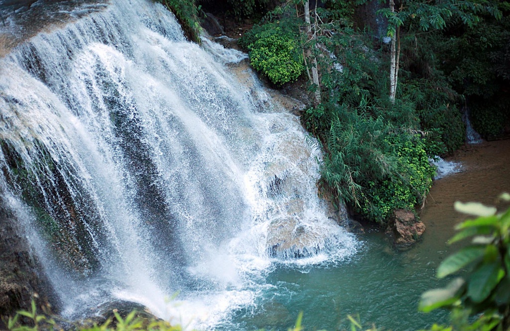 Dòng thác hoang dại, dữ dội như đại diện cho tính cách của những con người Tây Nguyên