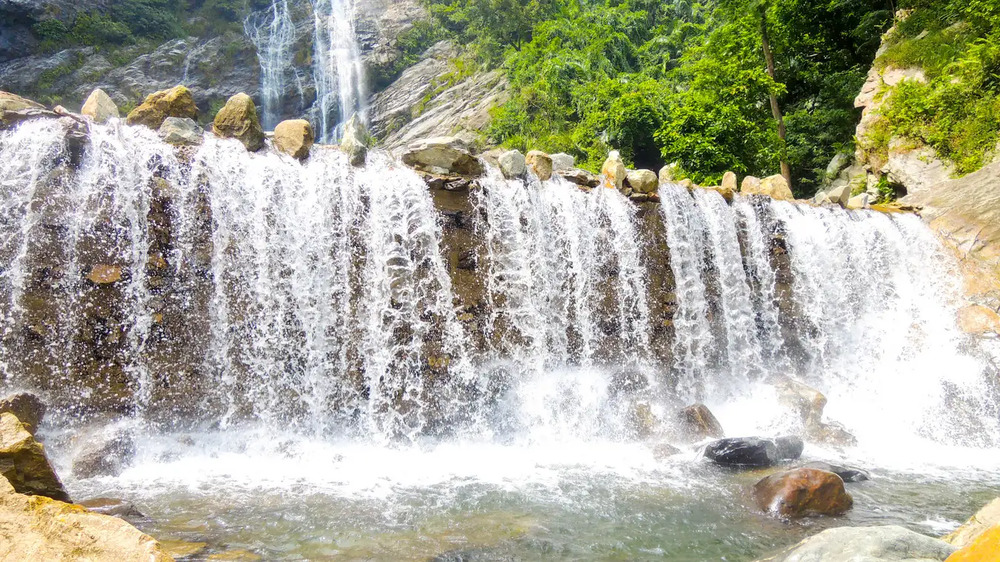 thác Trắng Quảng Ngãi Du khách cần lưu ý một số vấn đề khi tham quan thác Trắng