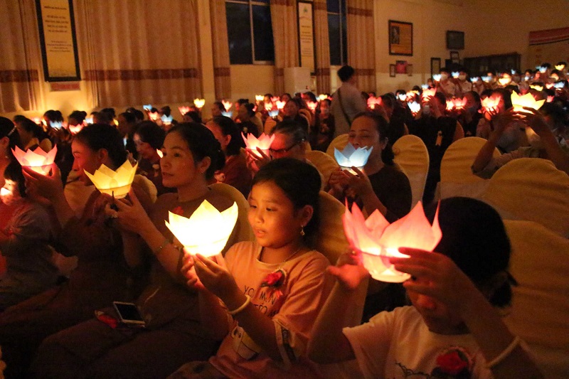 Tháng 7 có ngày lễ gì Tháng 7 có ngày lễ gì? Câu trả lời đó là Lễ Vu Lan báo hiếu