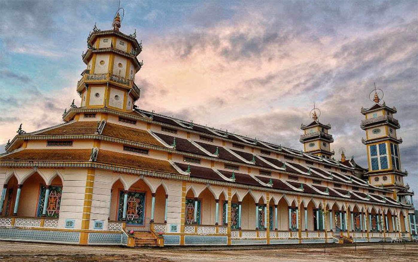 Kiến trúc tôn giáo Thánh thất Đà Lạt độc đáo