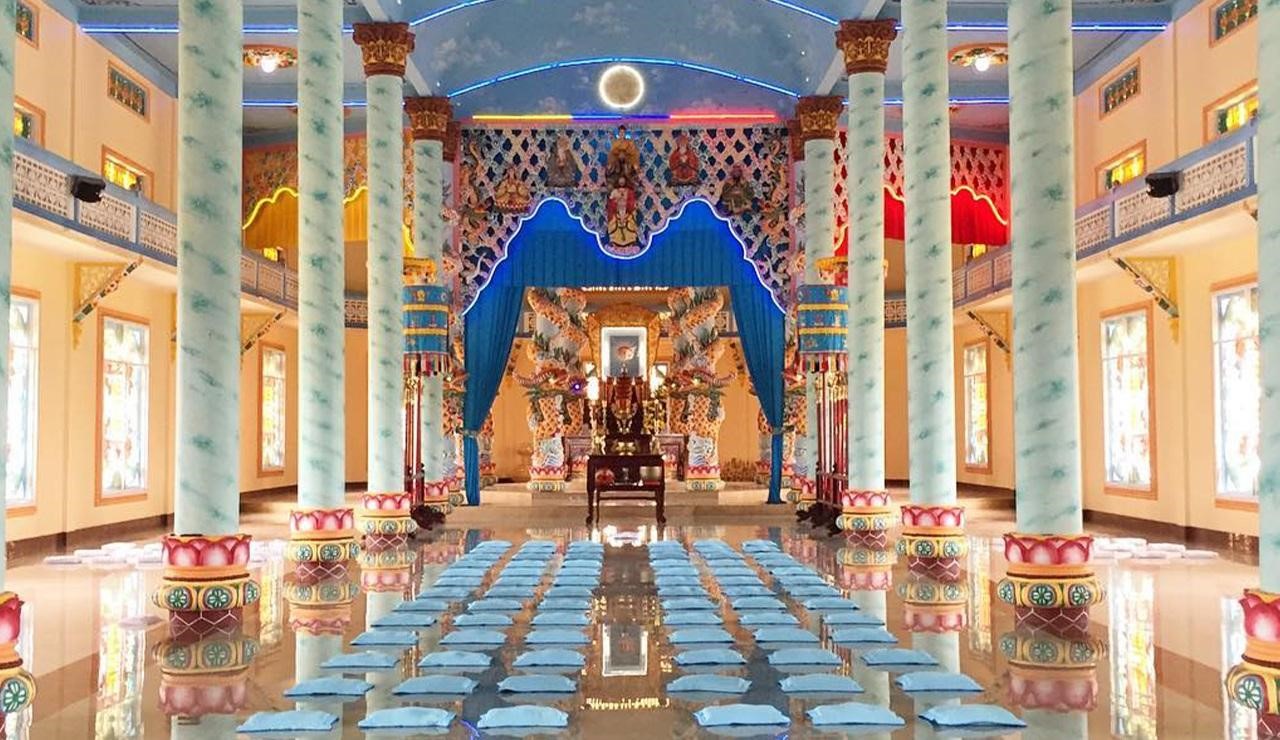 Hình ảnh bên trong Thánh thất Đa Phước