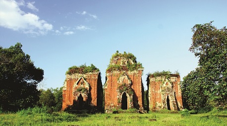 Tháp Chiên Đàn – Ghé thăm ngôi tháp cổ huyền bí ở Quảng Nam