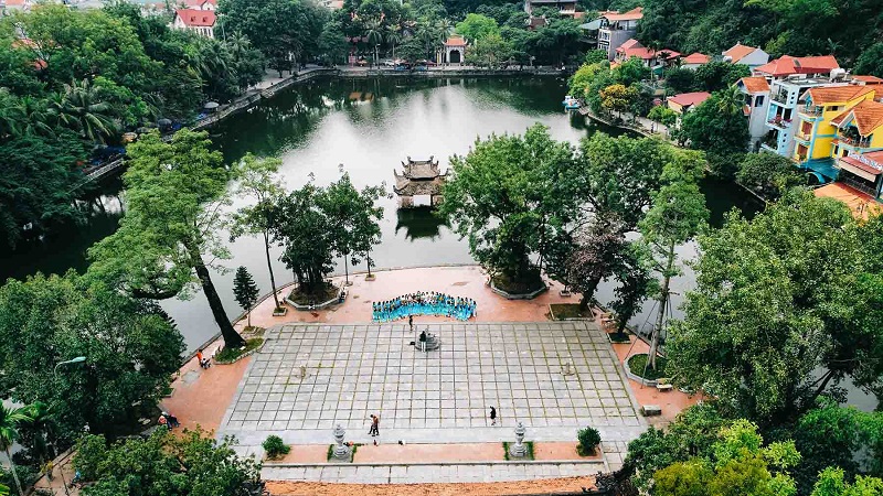 Thay Pagoda Thay Pagoda lies on a hill overlooking the splendid Long Tri Lake