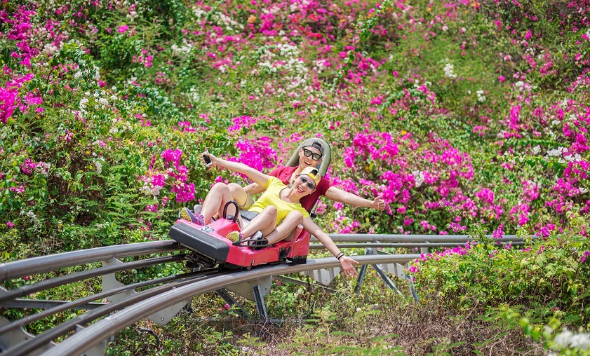 Theme park in Vietnam Fairy Land offers a 1,865-meter-long summer toboggan ride