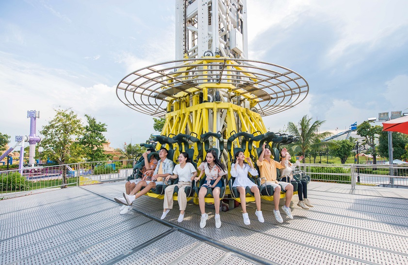 Theme park in Vietnam Adventure Land brings you both exciting indoor and outdoor games