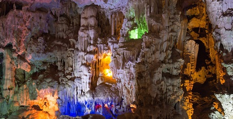 Thien Cung Cave: a magnificent underground palace in Halong Bay, Vietnam