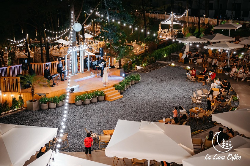 things to do in Ha Long Bay at night