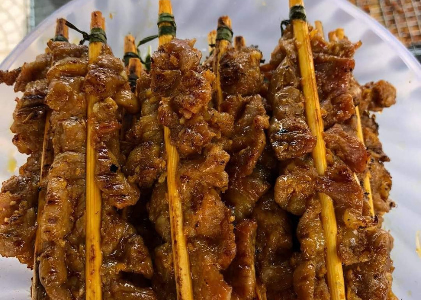 Quán Cô Lợi nổi tiếng với món thịt xiên nướng thơm lừng