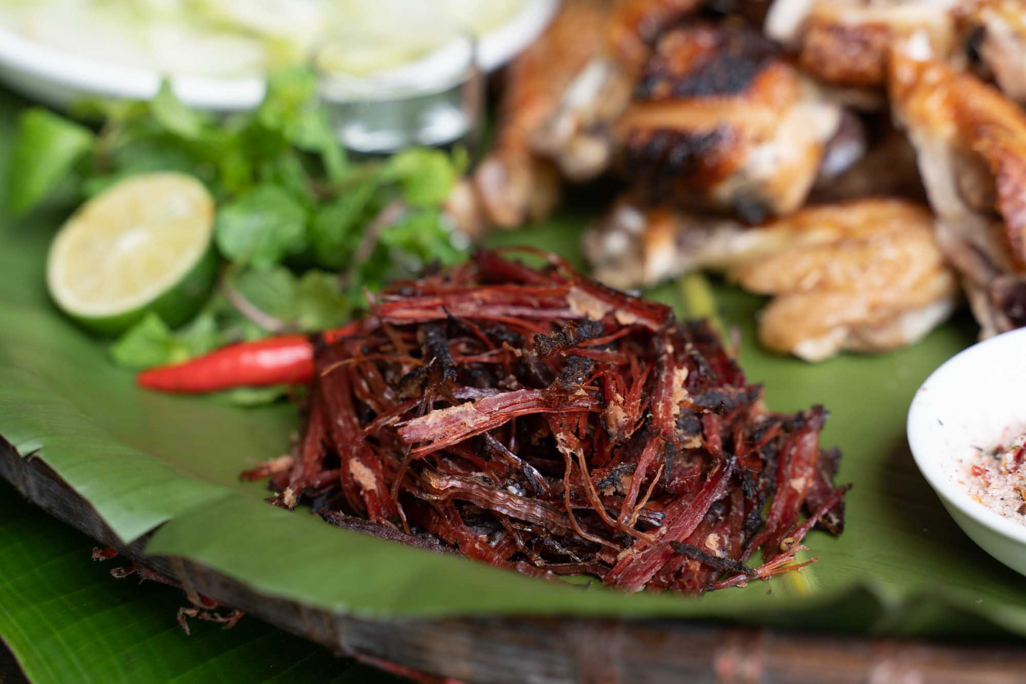 Thịt trâu gác bếp