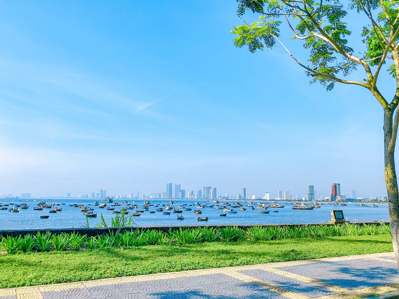 Đà Nẵng vào tháng 5 tiết trời mát mẻ, không quá nóng