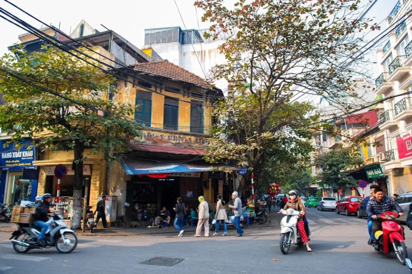Rảo bước để thưởng thức cái lạnh Hà Nội tháng 12 trên khắp các con đường trong thành phố