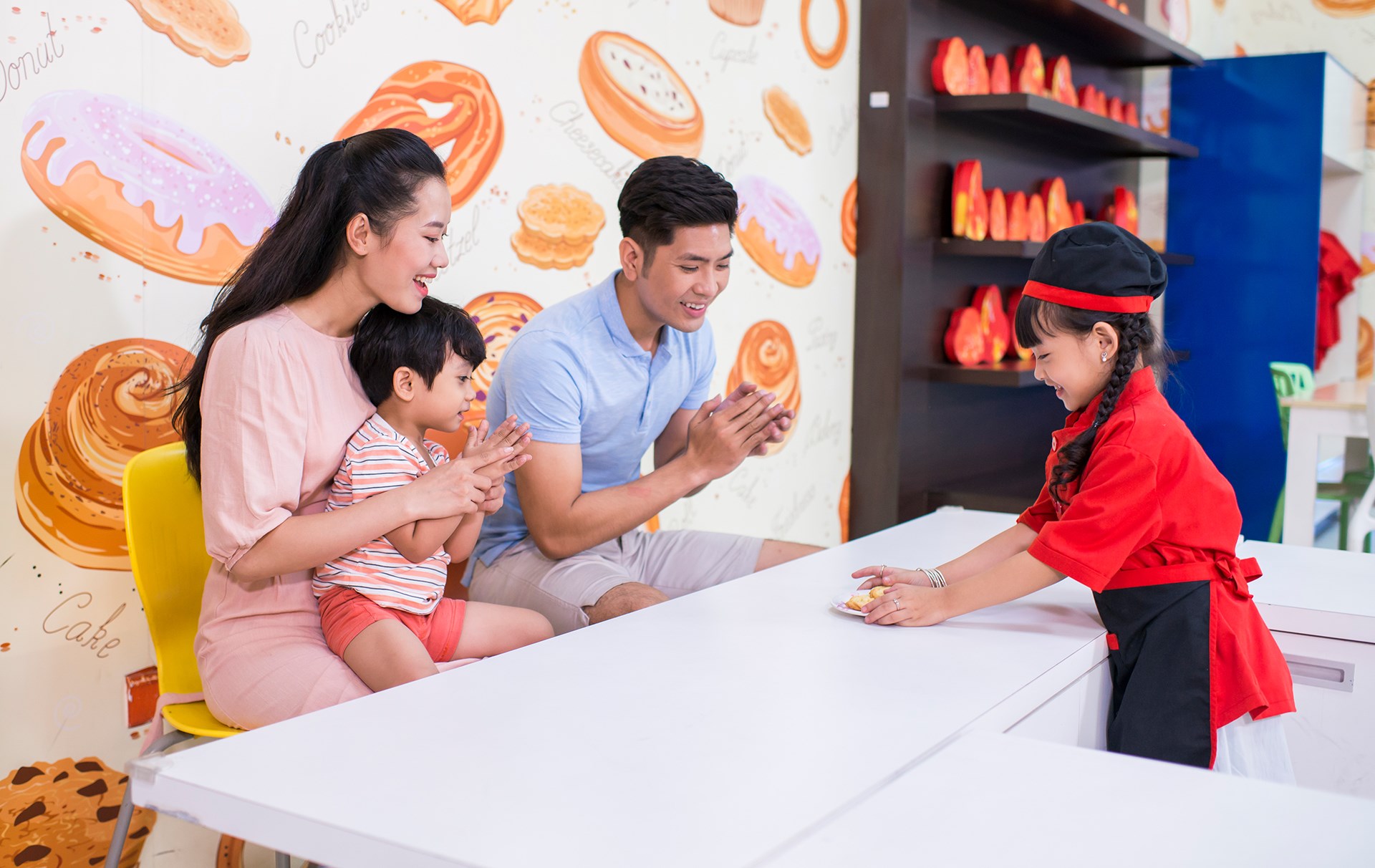 thời tiết Hà Nội tháng 7 VinKE mang đến nhiều mô hình hướng nghiệp thú vị cho bé