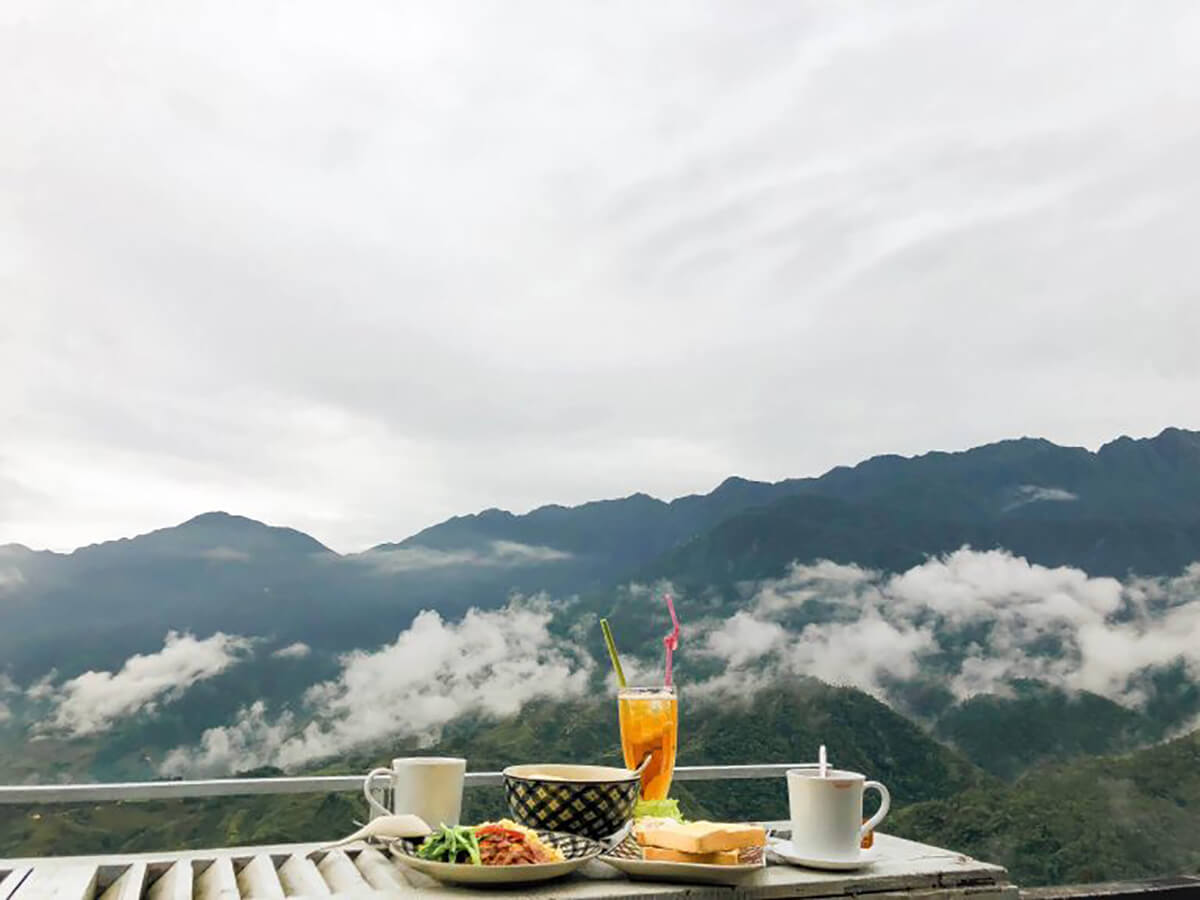 Thưởng thức cà phê ngắm cảnh tại Swing Sapa