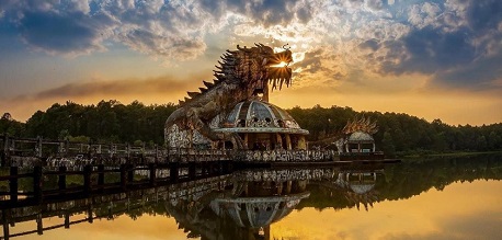 Thuy Tien Lake: A not-to-be-missed destination in Hue for backpackers