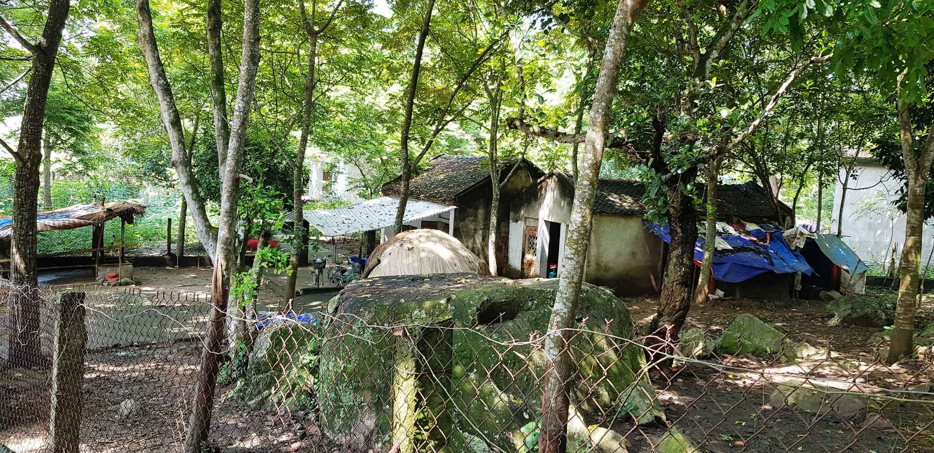 Dấu tích “vết chân tiên” thu hút du khách tìm hiểu khi đến núi Đọ