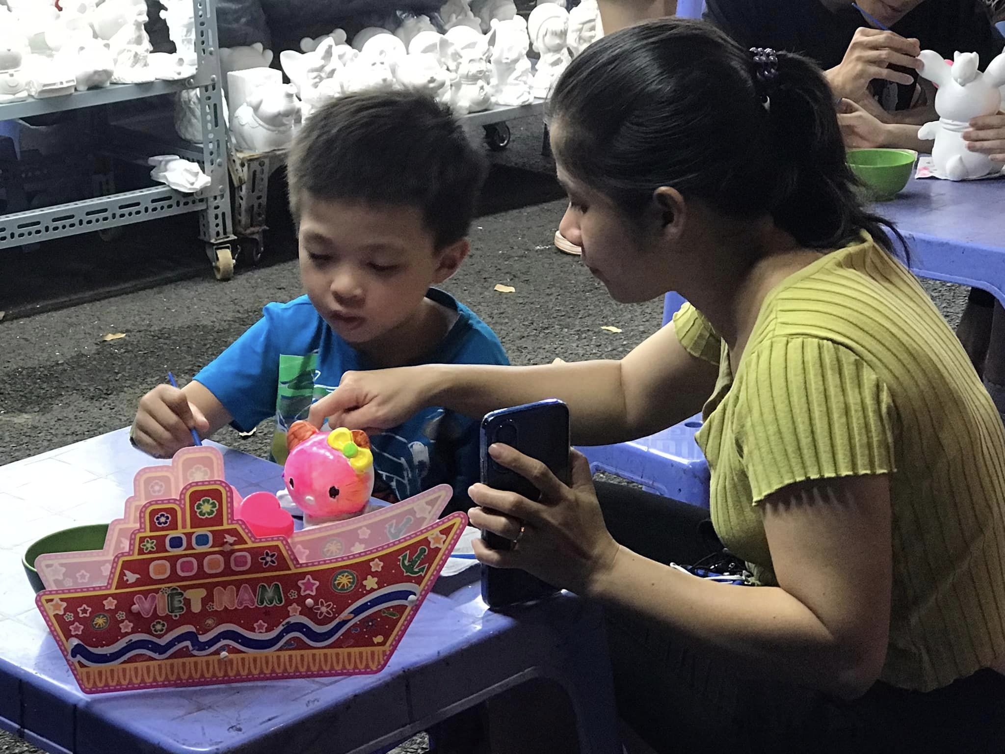 Tô tượng công viên Lê Thị Riêng