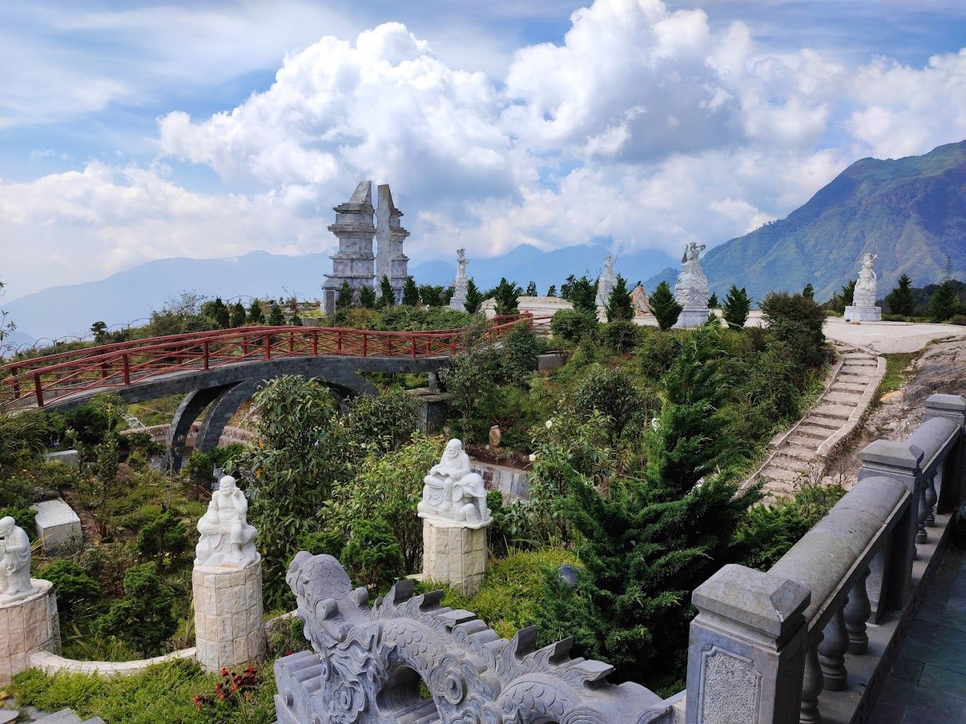 Toàn cảnh cổng trời Ô Quy Hồ