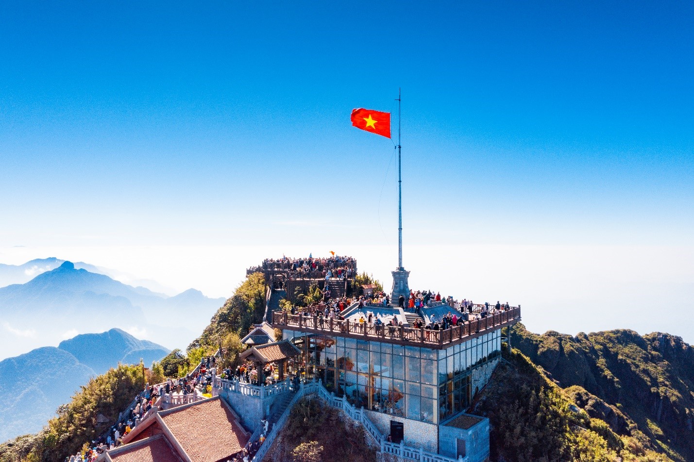 Toàn cảnh đỉnh Fansipan