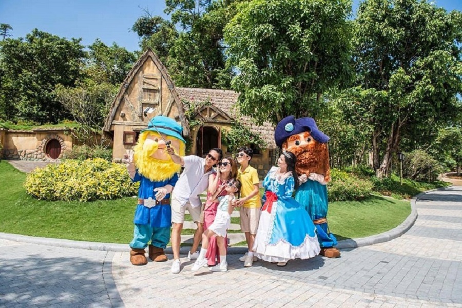 Hồ Cánh Chim Trải nghiệm tại VinWonders Cửa Hội