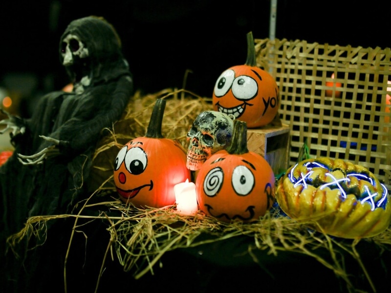 Mặt quỷ, phù thủy, bóng ma… là những hình ảnh đặc trưng của Halloween