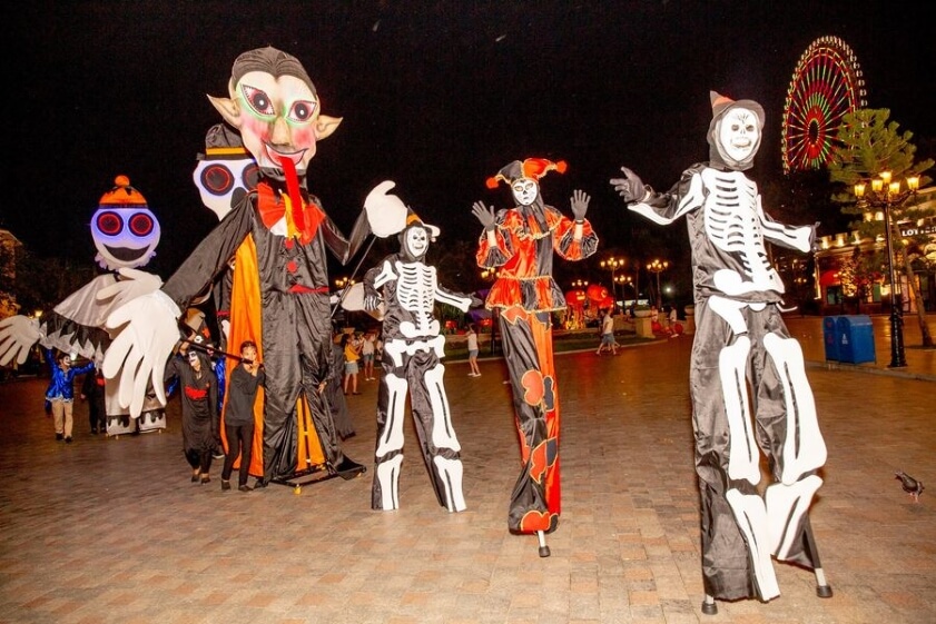 Không khí lễ hội Halloween vui nhộn tại VinWonders