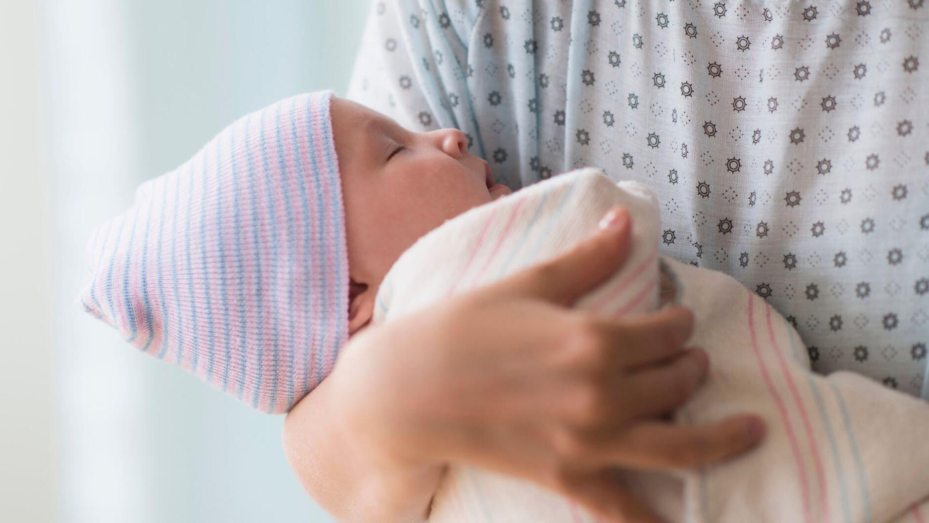 Danh sách các lưu ý quan trọng và chuẩn bị đầy đủ để đảm bảo thoải mái cho bé yêu trong suốt chuyến bay