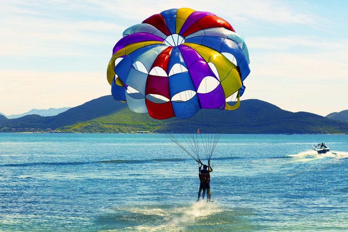 Trò chơi mạo hiểm Tham gia thử thách với trò chơi mạo hiểm ở Việt Nam - Dù bay trên biển