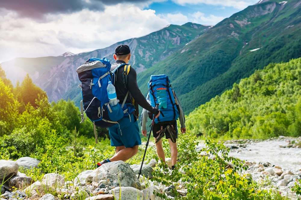 Trò chơi mạo hiểm Thực hiện chuyến du lịch mạo hiểm với hành trình trekking xuyên rừng