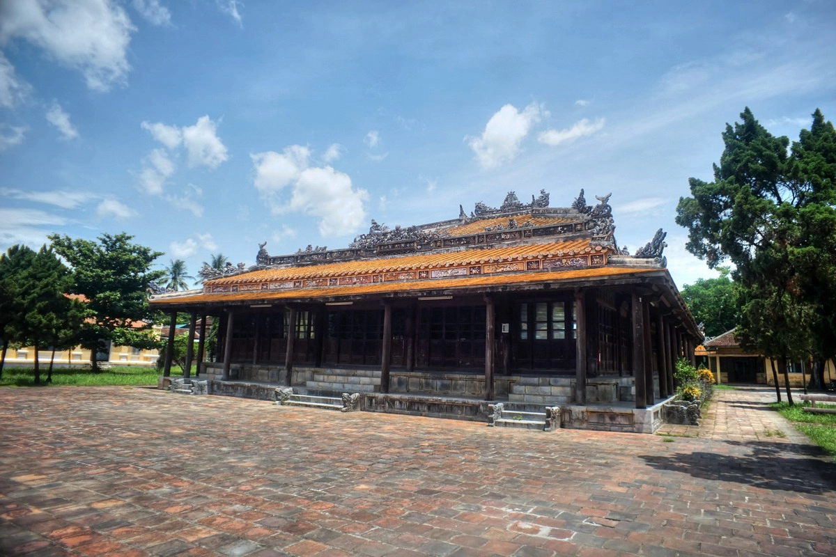 Trường Quốc Tử Giám Huế được thành lập năm 1803 dưới thời vua Gia Long