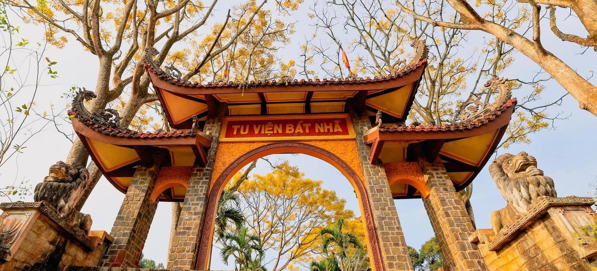 tu viện bát nhã bảo lộc