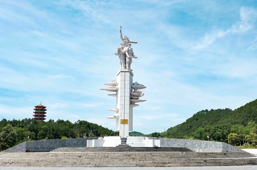 Tượng đài chiến thắng Ngã ba Đồng Lộc