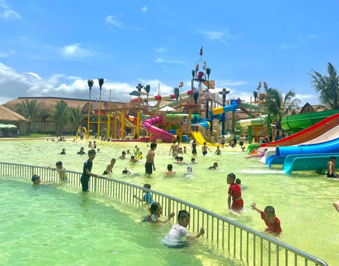 Công viên nước VinWonders Cửa Hội