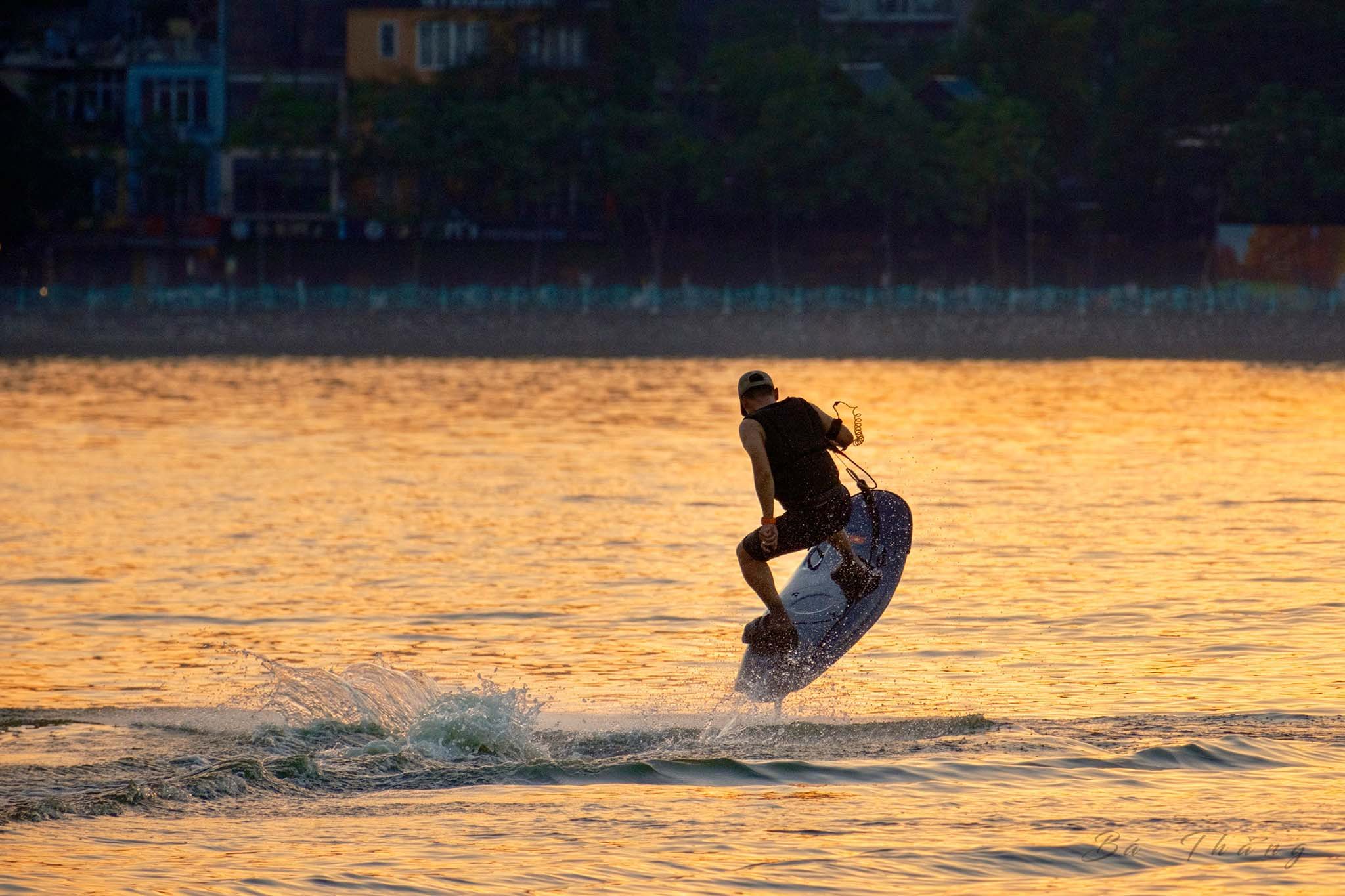 Ván Phản Lực Silver Surf