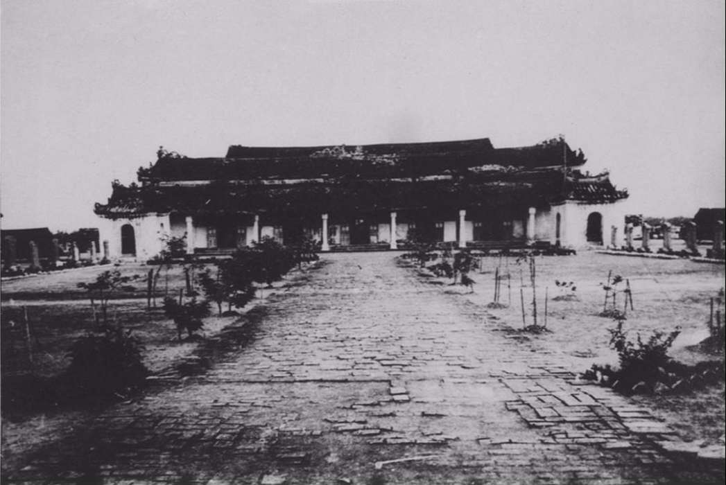 Trước năm 1945 Văn Thánh Miếu đã trải qua nhiều lần tu sửa 