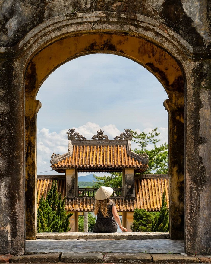 Nên tìm hiểu kỹ nội quy của ban quản lý trước khi vào Văn Thánh Huế