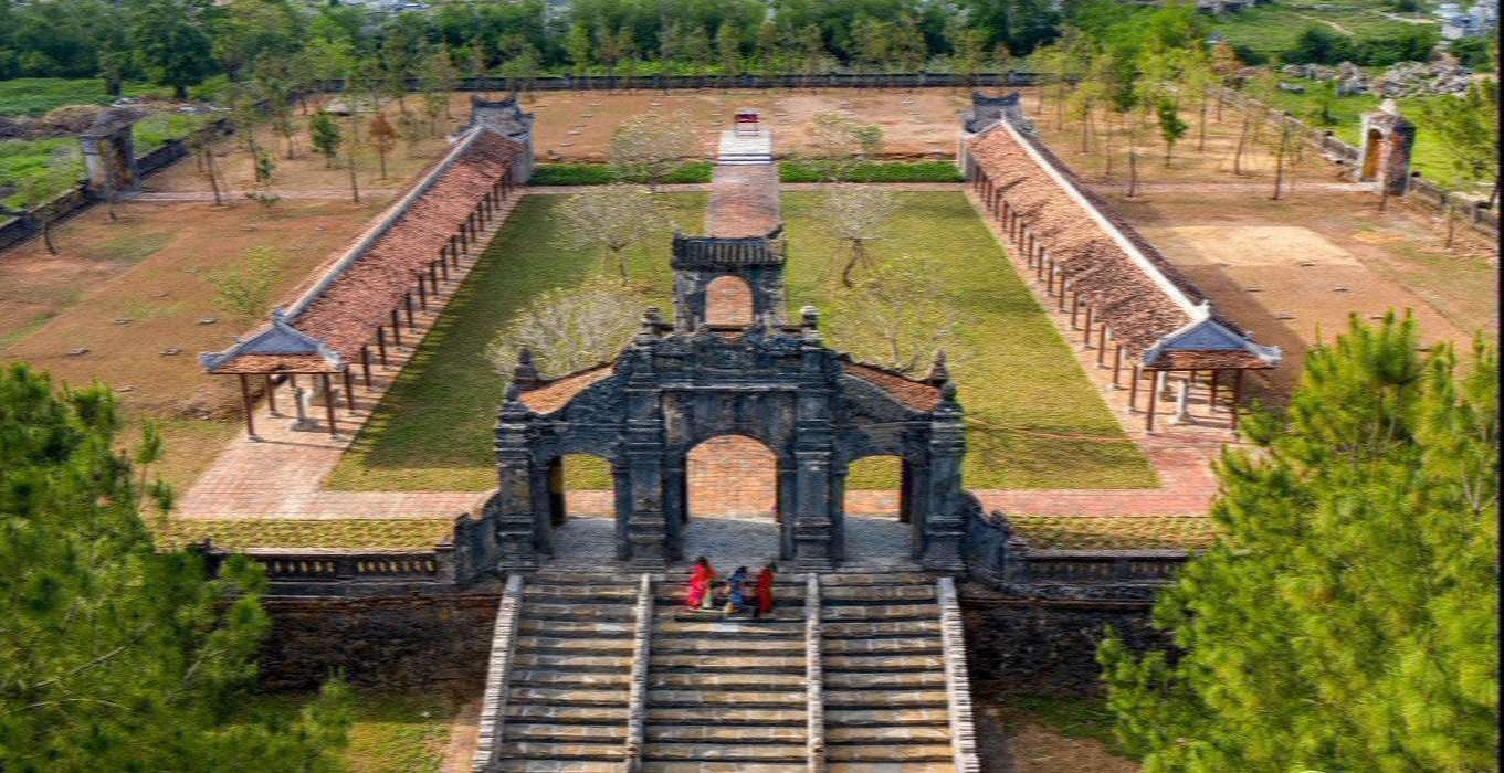 Văn Thánh Miếu Huế bao gồm nhiều công trình kiến trúc hợp thành