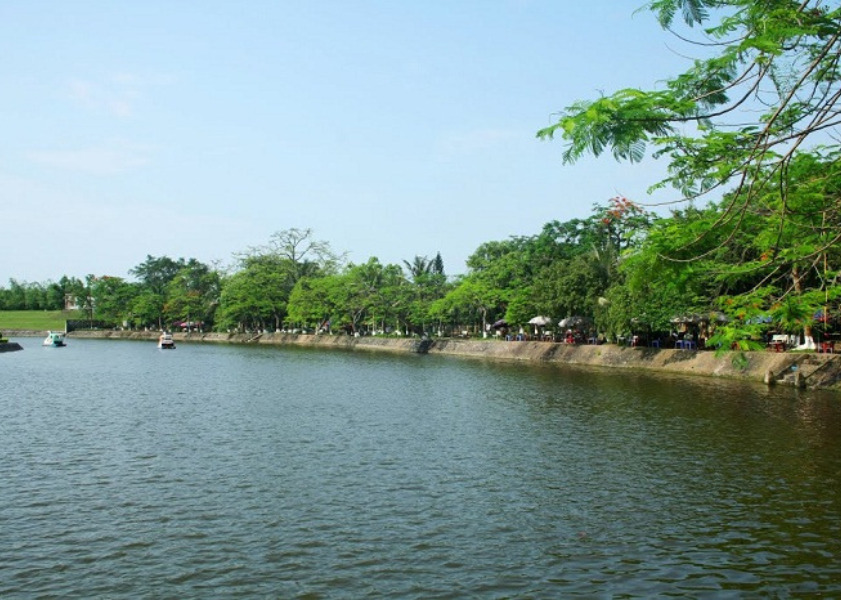 hồ Bán Nguyệt Hưng Yên Hồ Bán Nguyệt Hưng Yên xanh trong