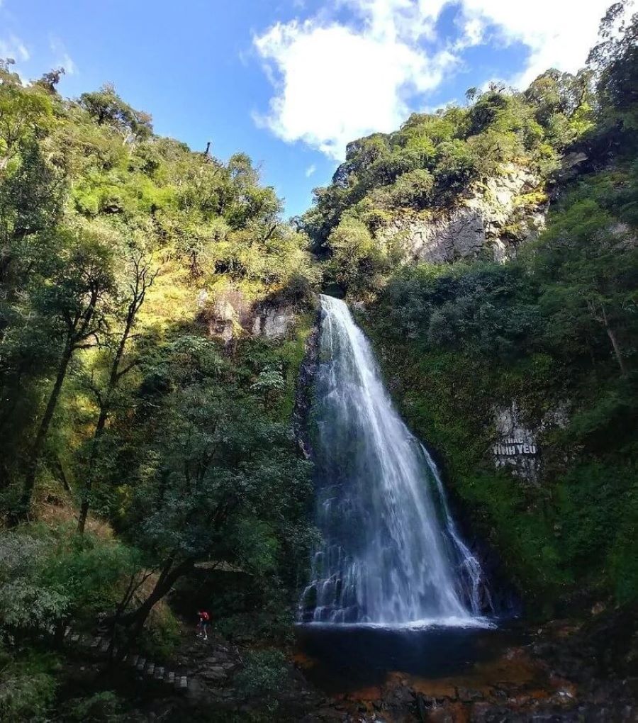 Vẻ đẹp thác Tình Yêu